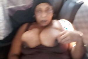 Eating Granny Pussy In The Backseat